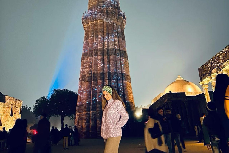 Delhi by Night: Private 3-Hour Luxury Car Tour Tour with a Guide Service Only