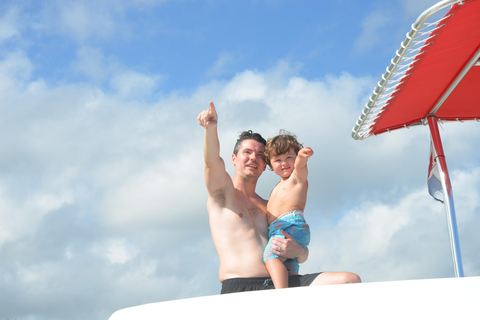 PuntaCana: Private Luxury Family BoatCruise with snorkelling