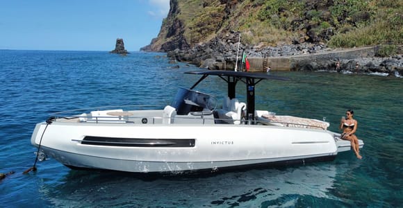 Madeira: Private Boat Trip with Swimming and Snorkeling