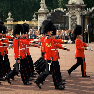 London: Buckingham Palace & Changing of the Guard Experience