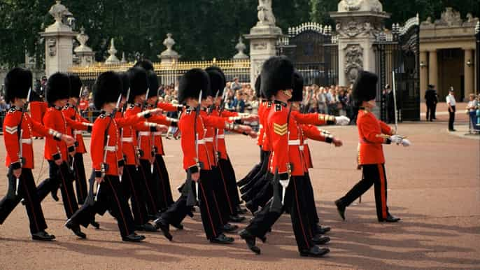 London: Buckingham Palace & Changing of the Guard Experience