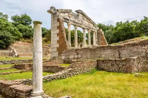 Von:Tirana/Durres/Golem:Durres Amphitheater&Apollonia Tour.