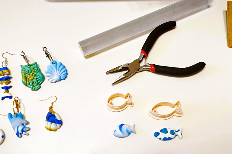 Athens: Jewelry-Making Workshop with Drink