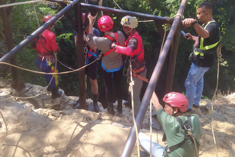 Yogyakarta: Viaggio avventura nella grotta di Jomblang