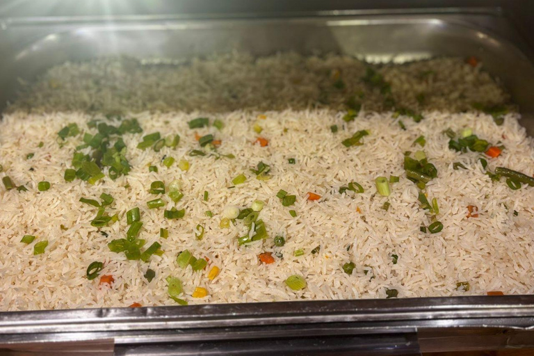 Dubai: Crucero con cena en el dhow más grande de Al Seef con espectáculo en directo