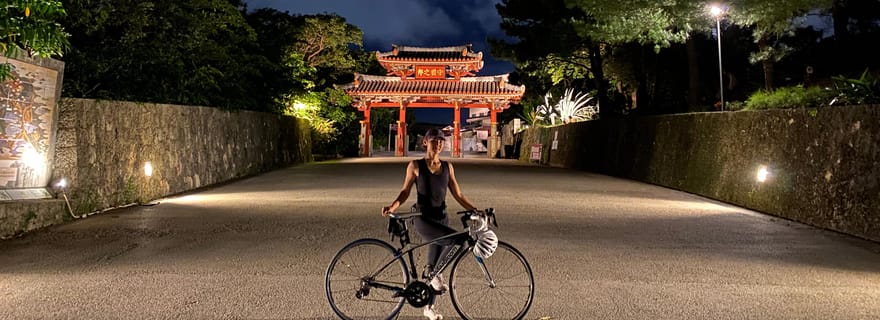 Okinawa : Visite guidée de l'après-midi à vélo avec un guide de la région
