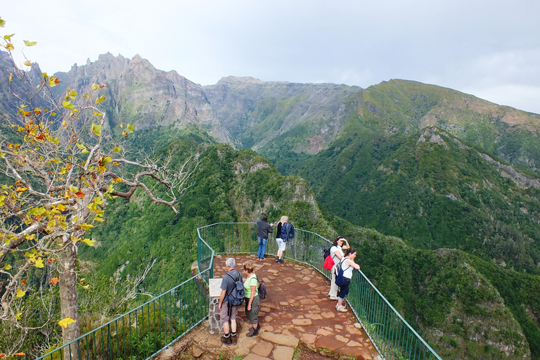 Madère : ARIEIRO PEAK, SANTANA, PONTA SÃO LOURENÇO JEEP TOURPrivé : Pic d&#039;Arieiro, Balcões, Santana &amp; Pta São Lourenço