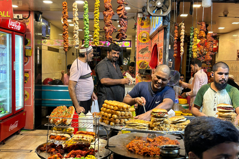 Excursão a pé pela antiga Mumbai, pela gastronomia e pelo património