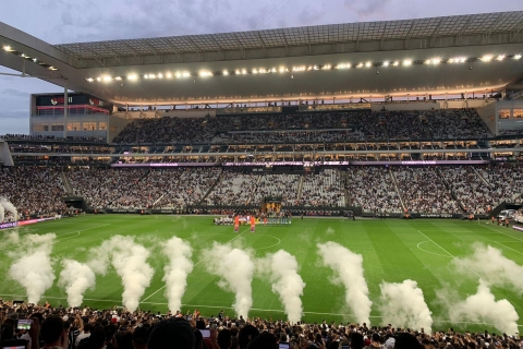São Paulo: Weź udział w dniu meczowym Corinthians z lokalnymi kibicamiGra Corinthians w Neo Quimica Arena