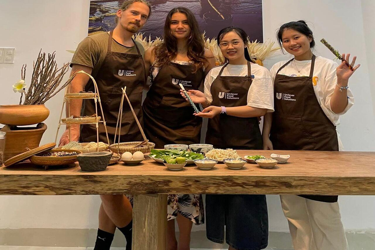 Da Nang : Excursion au marché local avec cours de cuisine maison amusante