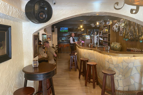 Marbella: Private Guided City Walking Tour with Tapas Tasting Marbella: Private guided city tour with tapas tasting