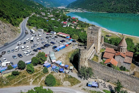 Äventyr i de georgiska högländerna: Kazbegi, Ananuri, GudauriÄventyr i Georgiens högländer: Kazbegi, Ananuri, Gudauri