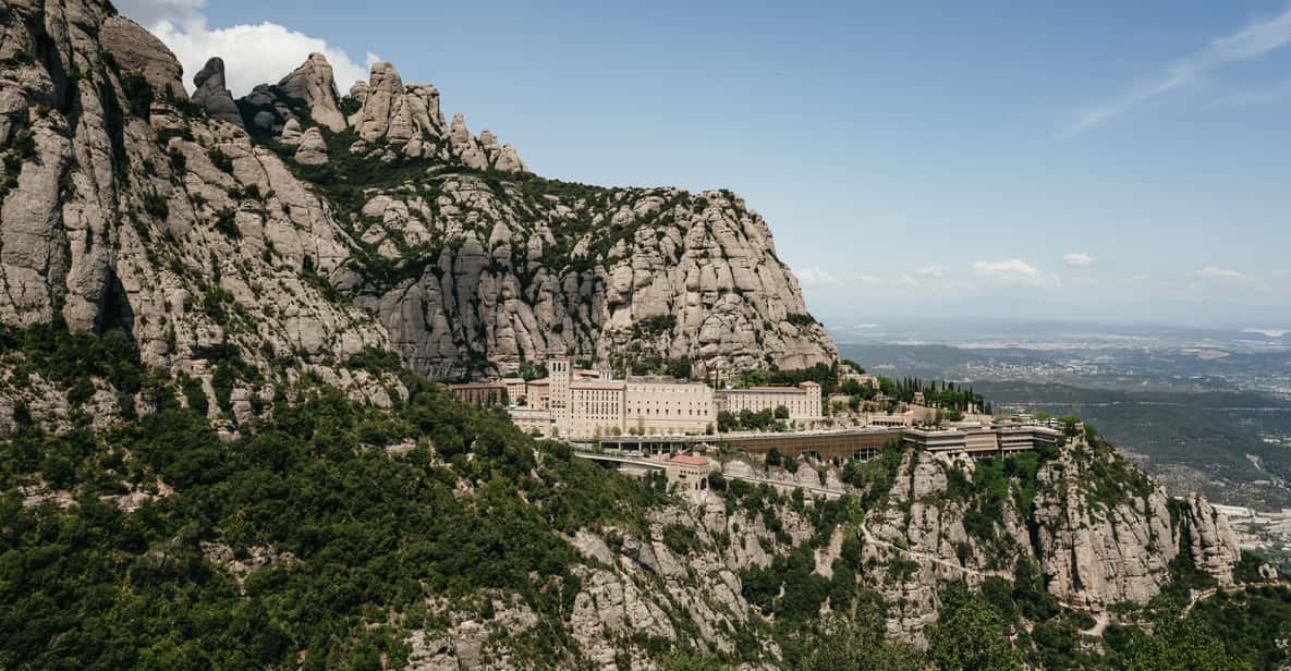 Afbeelding 5 van Barcelona: Montserrat, tandwielbaan, Zwarte Madonna en wijnmakerij