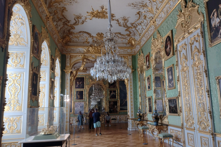 Residence of Munich private tour with skip the line ticket Tour plus Treasure Chamber