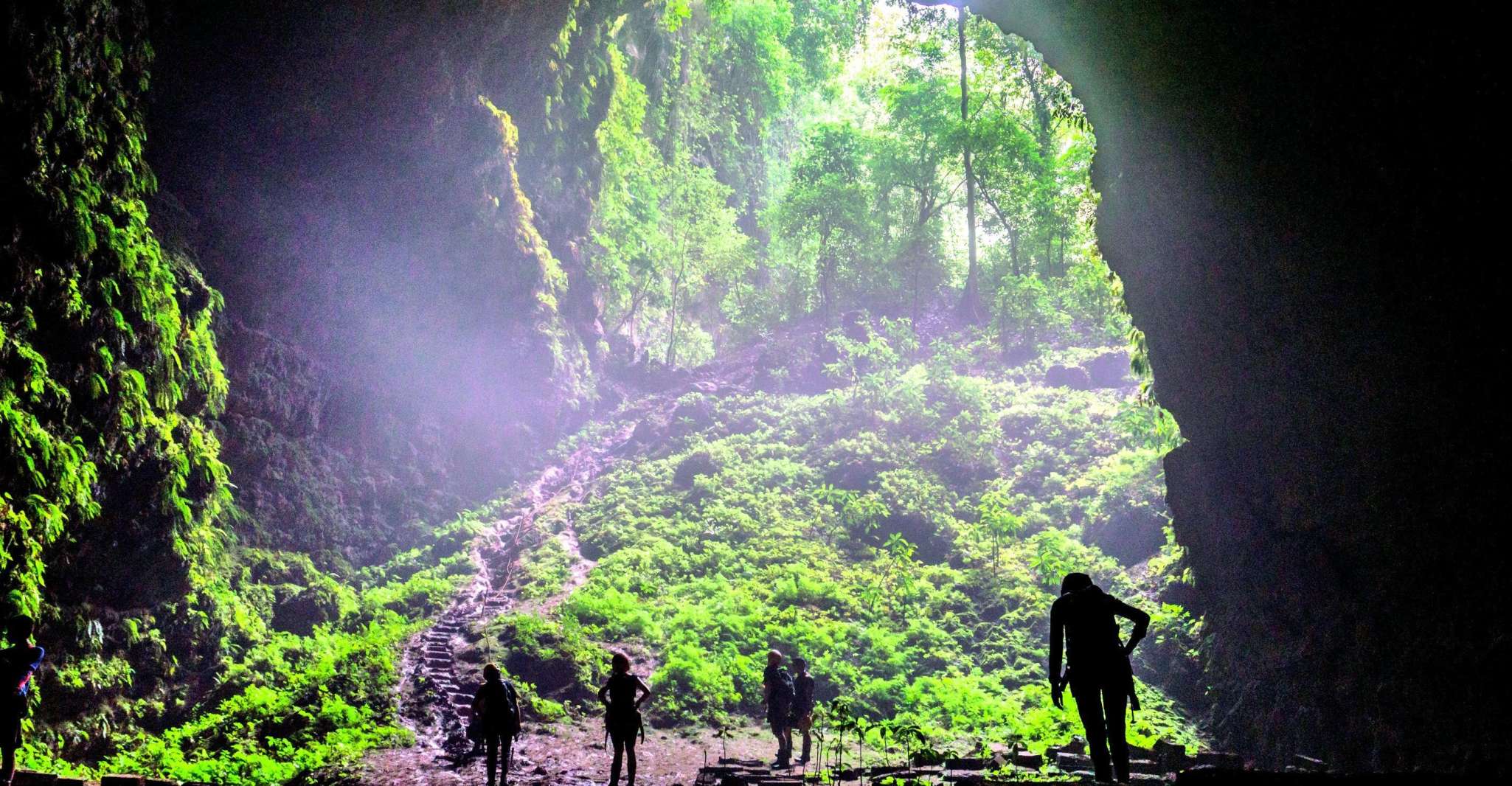 Yogyakarta, Jomblang Cave & Timang Beach - Housity