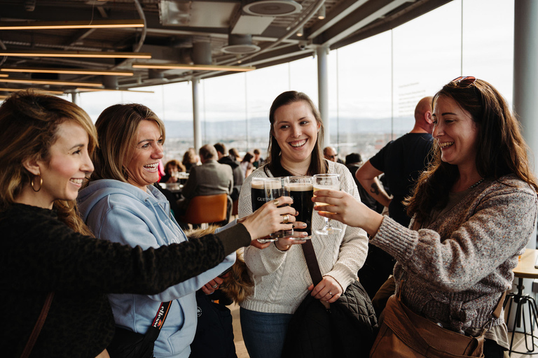 Dublin: Trinity College, Castle, Guinness and Whiskey Tour