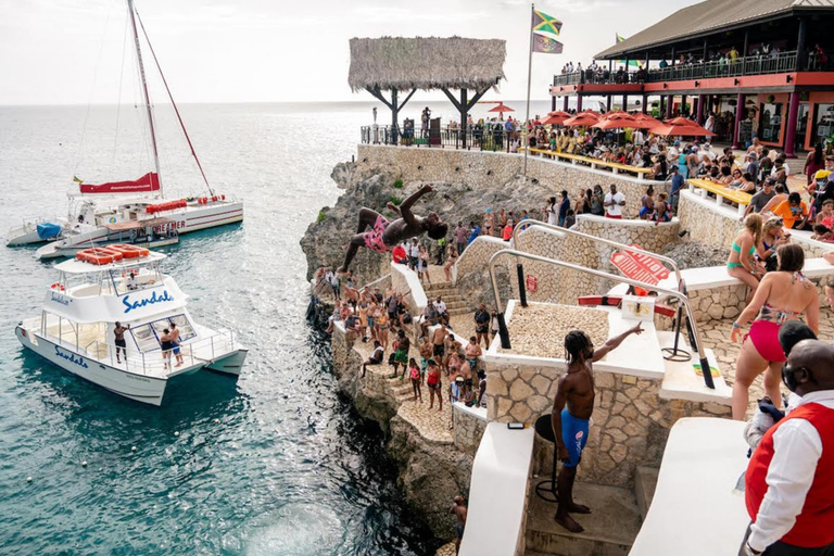 Montego Bay: Hop-On Hop-Off Bus Tour with Cruise