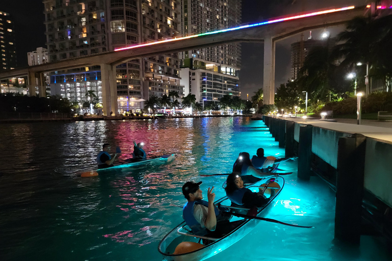 Miami: Tour nocturno guiado en kayak iluminado con LED y bebidas