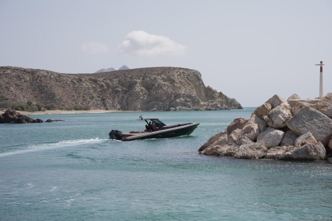 Au départ de Santorin : Paros/Antiparos Bateau à moteur privé et boissons