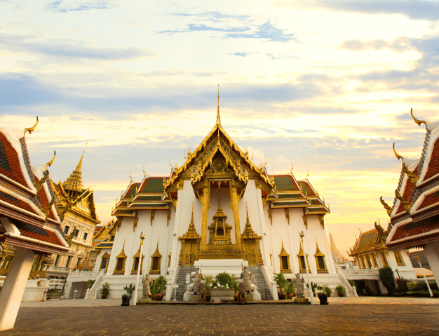 Bangkok's Best: City Highlights and Floating Markets Tour