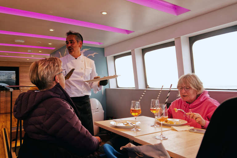 سيلت: رحلة شواء على متن قارب | بوفيه شواء مباشرة من الشواية ومشروب ترحيبي