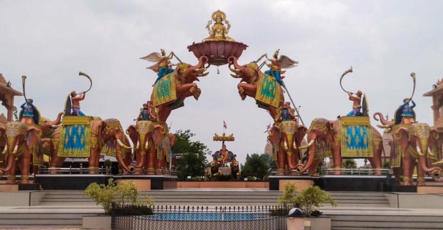 Visit One Day Ayodhya Tour From Varanasi in Varanasi, India
