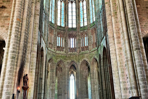 Paris VIP: Le Mont Saint Michel Chauffeur Driven Tour 14hrs