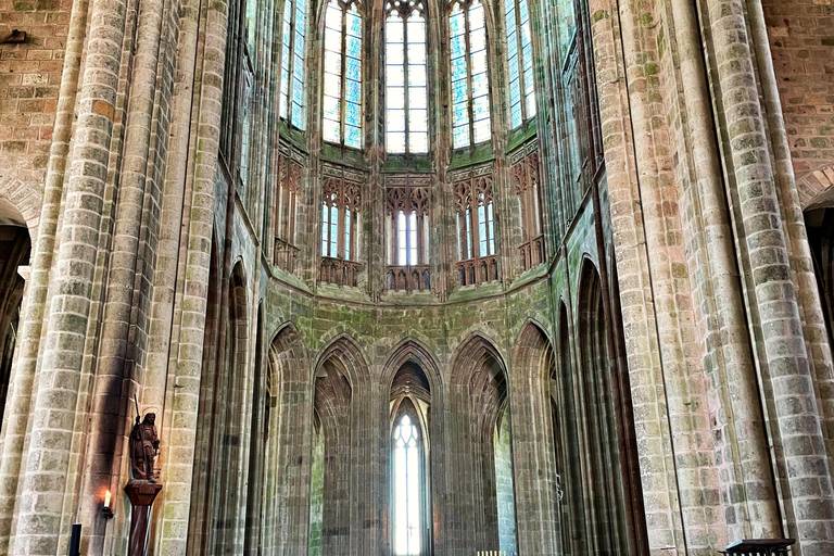 Paris VIP: Le Mont Saint Michel Chauffeur Driven Tour 14hrs