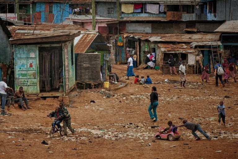 Nairobi: Kibera Slum & National Museum Private Tour 3 plus crew