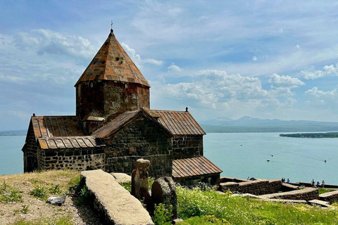 Vanuit Tbilisi: Dagtrip Armenië met Jerevan en het Sevanmeer