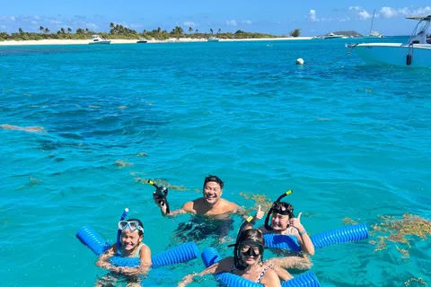 Fajardo: Private Half-Day Boat Charter to Icacos or Palomino