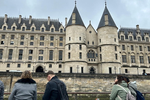 Paris: 1-Hour Seine Cruise departing from the Eiffel Tower