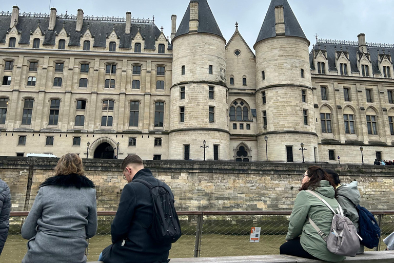 Paris: 1-Hour Seine Cruise departing from the Eiffel Tower