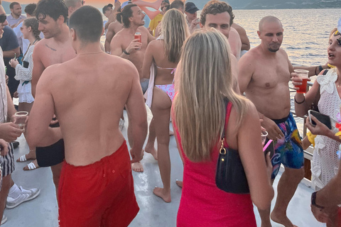 Dubrovnik: Sunset Boat Party with DJ & Blue Lagoon Swim Stop