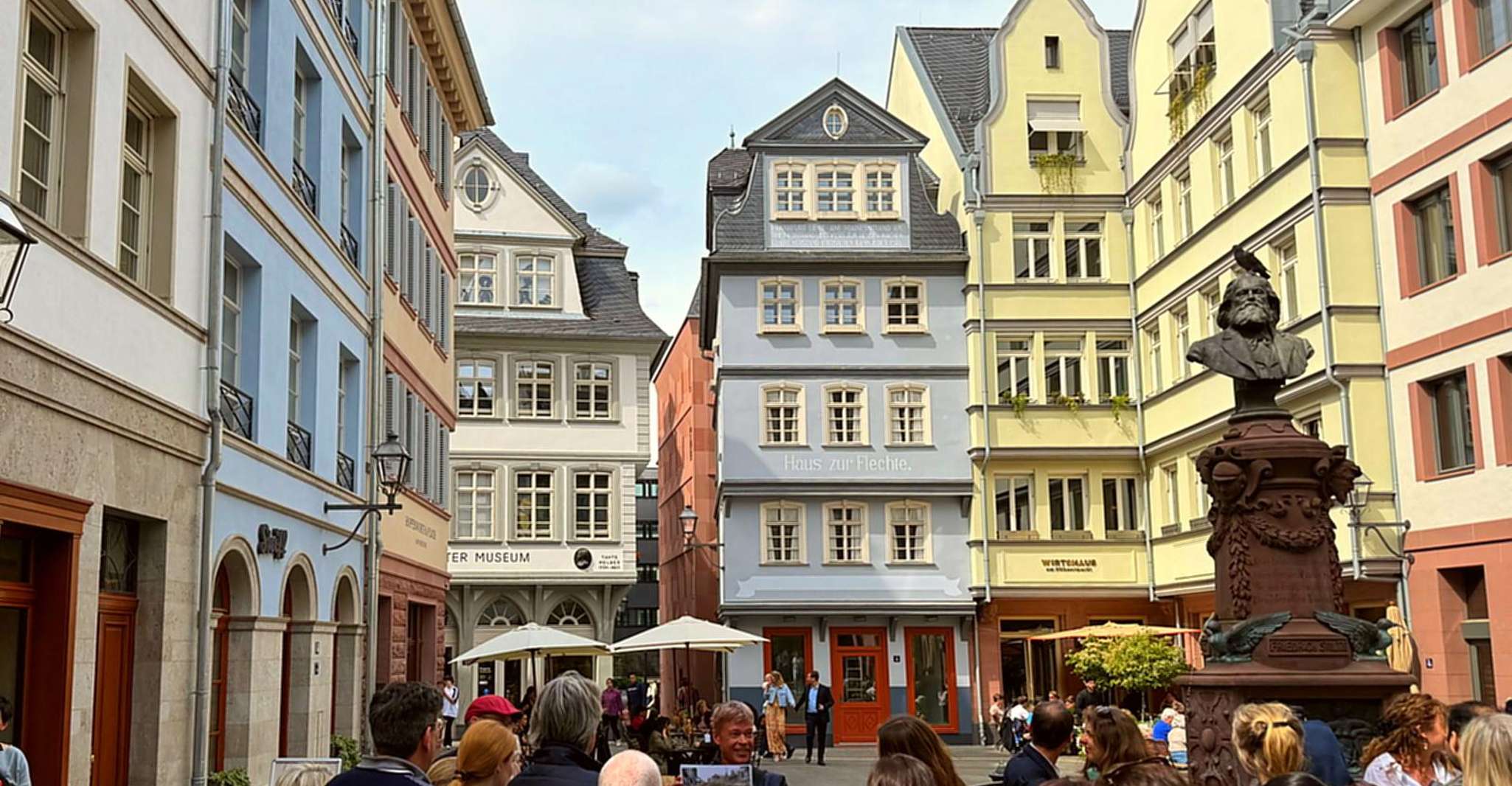 Frankfurt: Discover the Heart of Frankfurt – A City Walking Tour in Russian