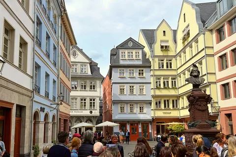 Frankfurt: Discover the heart of Frankfurt - a city tour in Russian