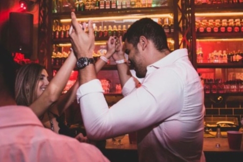Medellin: Poblado Nachtleben, Bars, Clubs, & zweisprachige GastgeberMedellin: Nachtleben Party Gruppentour mit Einheimischen