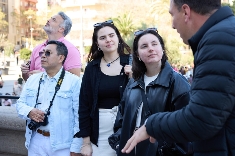 Barcelona: Sagrada Familia Skip-the-Line Guided Tour