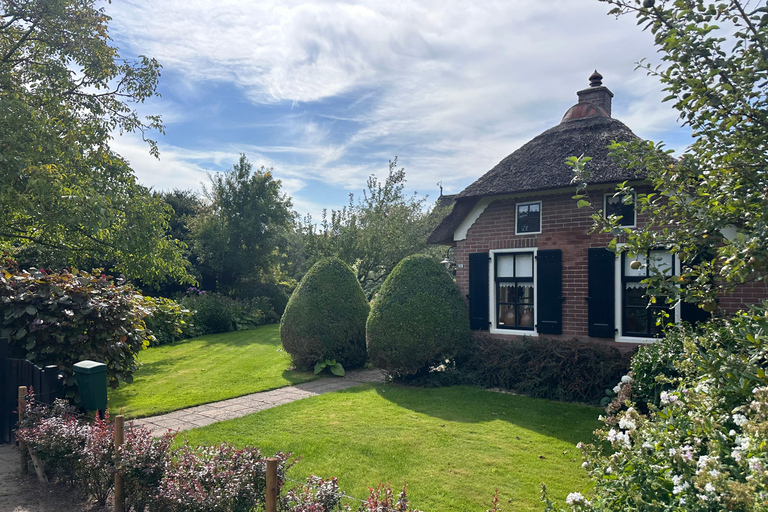 Z Amsterdamu: wycieczka 1-dniowa do Giethoorn z rejsem po kanałach i zwiedzaniem wioski