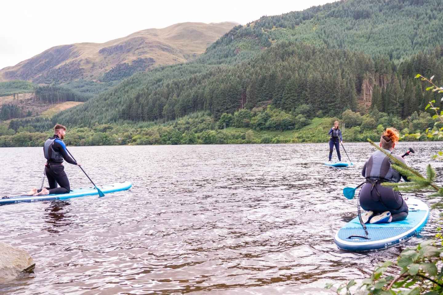 Desde Edimburgo: Caminata en las Tierras Altas, Remo en el Lago y Castillos