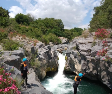 Motta Camastra: Salto nel fiume Alcantara e avventura in canyoning