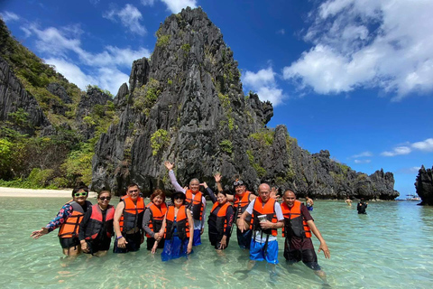 El Nido: Tour C con il Santuario di Matinloc e le spiagge di sabbia bianca