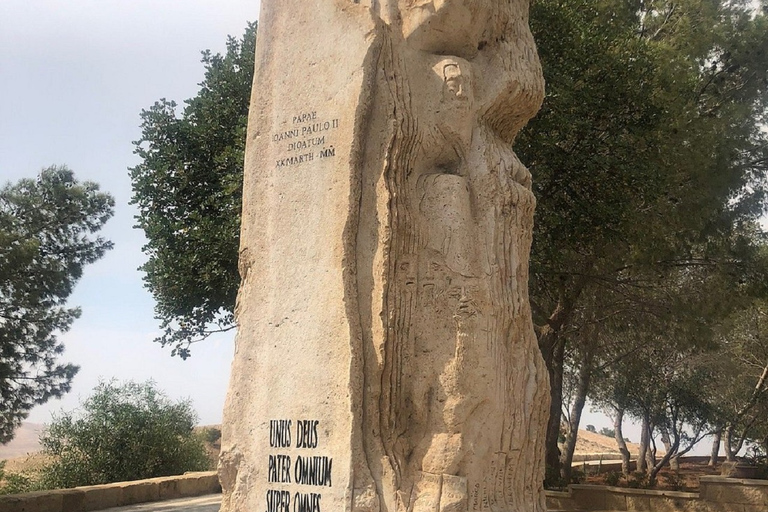 Excursión de un día a Ammán - Madaba - Monte Nebo - Mar MuertoAmmán-Madaba-Monte Nebo-Mar Muerto Excursión de un día en minibús 10 pax