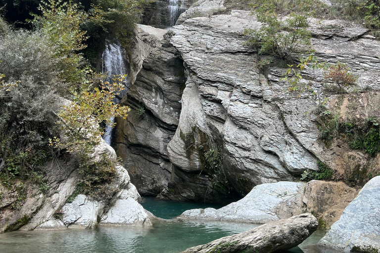 Från Berat: Osumi Canyon, Bogova Waterfall och Pirro Goshi...