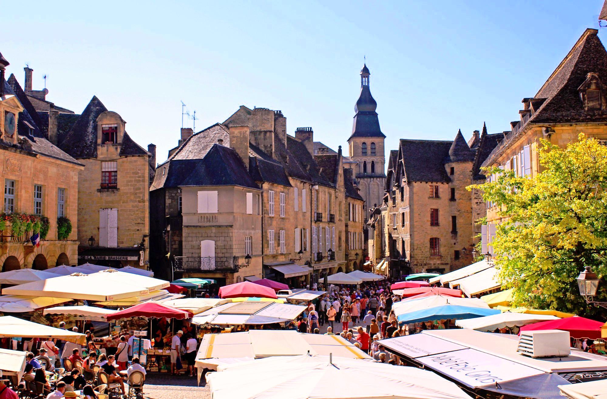 Private historische Gourmet-Tour durch Sarlat mit Exploreo24