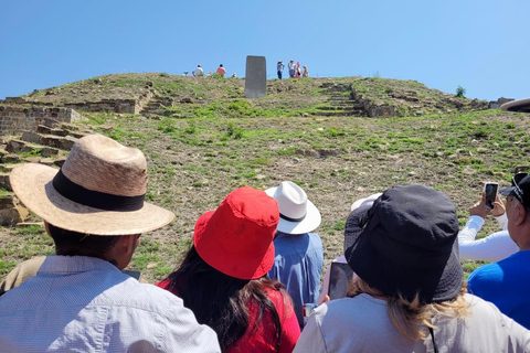 Oaxaca: Monte Albán Tour with Breakfast at Abastos Market