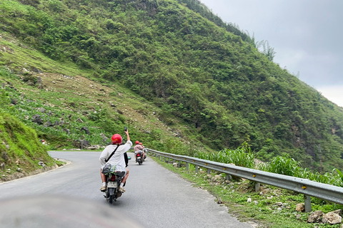 Desde Hanói: Recorrido en coche de 4 días por Ha Giang y vídeo editado