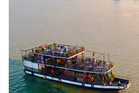 Phnom Penh: Mekong River by a Big Private Cruise