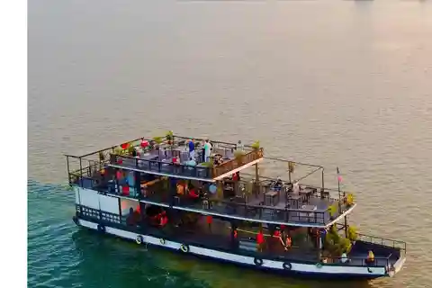 Phnom Penh: Mekong River by a Big Private Cruise