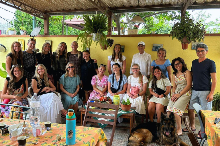 Pompeii: Pizza Class in a Local Family Home with Transfer